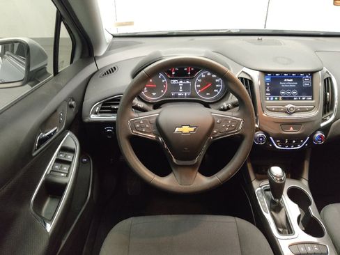 Used 2019 Chevrolet Cruze LT w/ Convenience Package FWD image 22