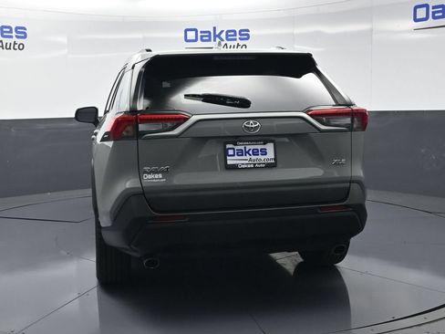 Used 2021 Toyota RAV4 XLE Premium FWD image 7