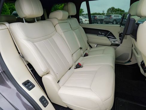 Used 2023 Land Rover Range Rover Long Wheelbase Autobiography AWD/4WD image 39