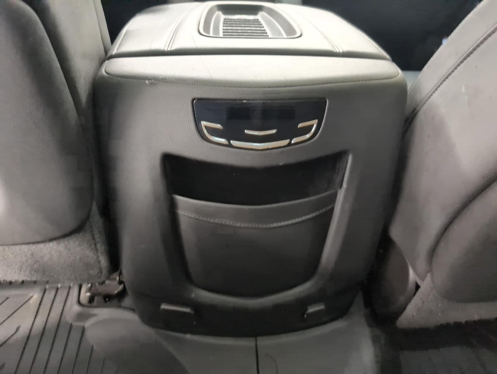 Used 2020 Cadillac Escalade Luxury w/ Escalade Sport Edition AWD/4WD image 22