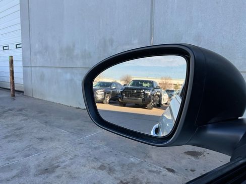 Used 2025 Nissan Altima 2.5 SV image 19