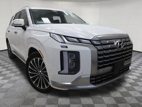 Used 2024 Hyundai Palisade Calligraphy AWD/4WD image 3