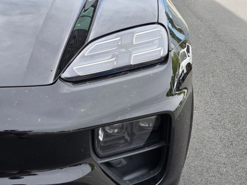 New 2026 Porsche Macan Electric RWD image 12