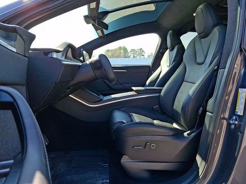 Used 2023 Tesla Model X image 15