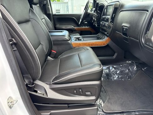 Used 2018 Chevrolet Silverado 1500 High Country AWD/4WD image 12