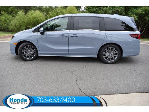 New 2026 Honda Odyssey Touring image 4