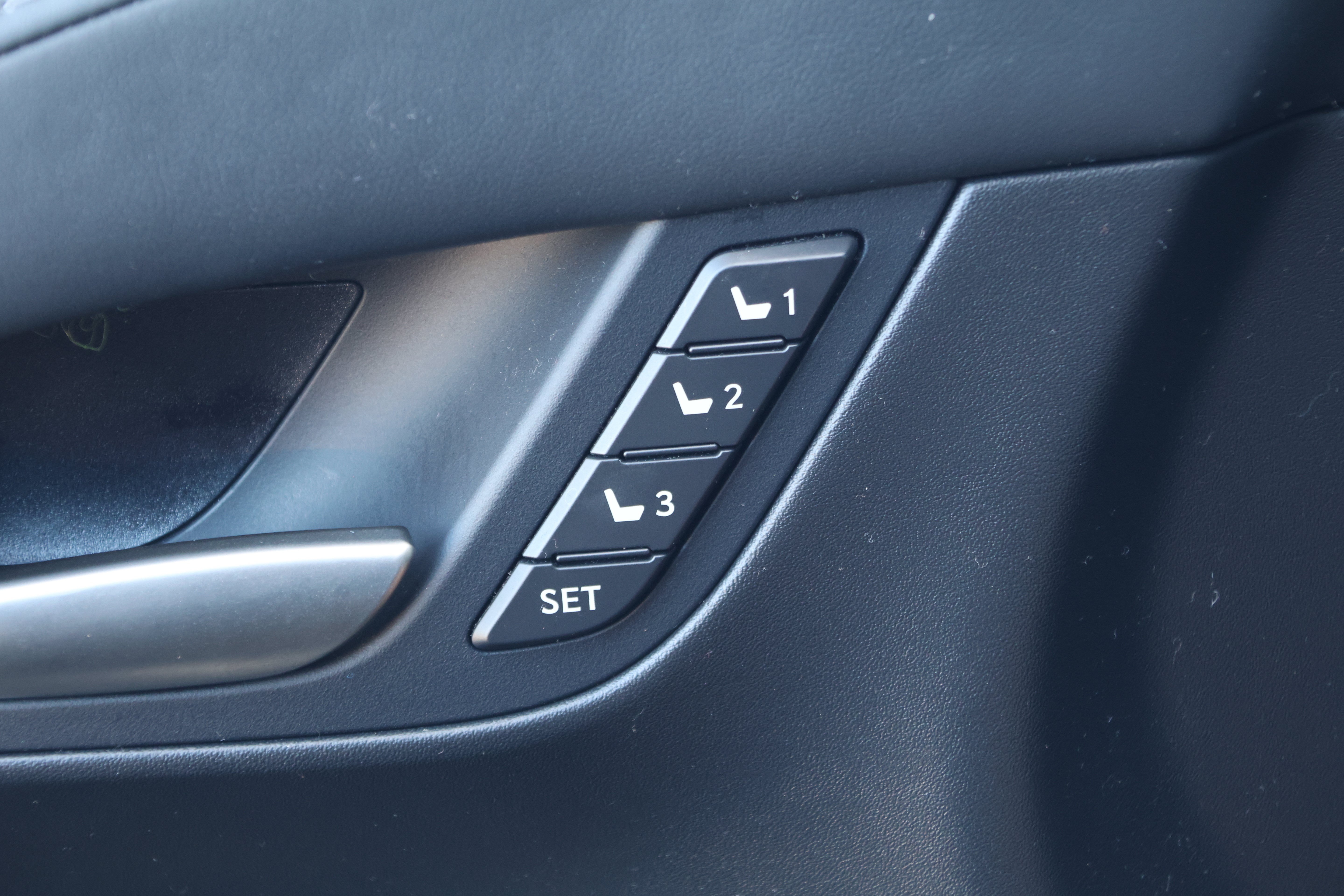 Used 2021 Lexus LX 570 4WD w/ Inspiration Series #2 image 13