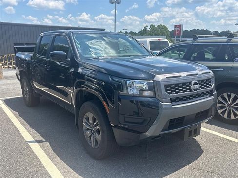 Used 2025 Nissan Frontier SV AWD/4WD image 5