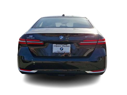 Used 2024 BMW i5 eDrive40i w/ Premium Package RWD image 6