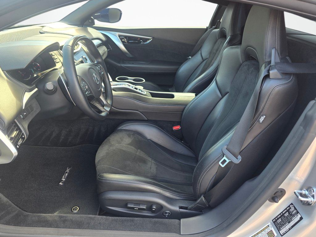 Used 2017 Acura NSX AWD/4WD image 11