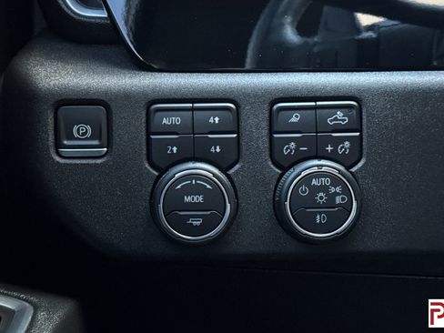 Certified 2024 Chevrolet Silverado 1500 LTZ w/ LTZ Convenience Package II AWD/4WD image 31