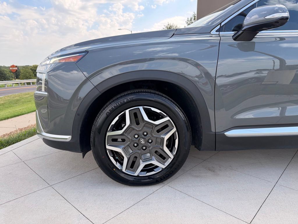 Used 2023 Hyundai Santa Fe Limited FWD image 14