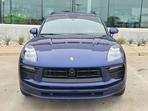 Certified 2025 Porsche Macan AWD/4WD image 10