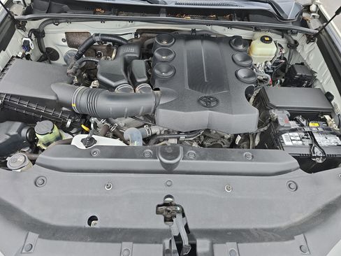 Used 2020 Toyota 4Runner Limited image 33