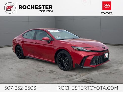 Used 2026 Toyota Camry XLE FWD image 1