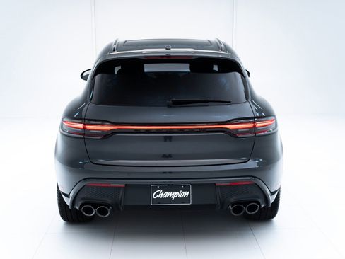 Certified 2025 Porsche Macan AWD/4WD image 10
