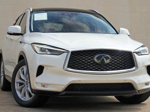 Used 2019 INFINITI QX50 Essential w/ Premium Heat Package FWD image 2