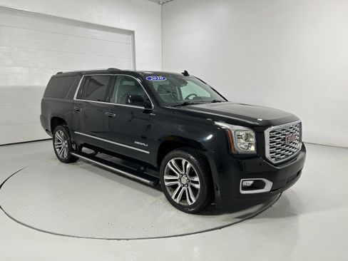 Used 2020 GMC Yukon XL Denali w/ Denali Ultimate Package image 2