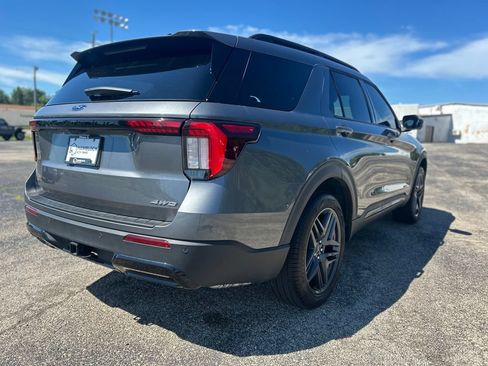Used 2025 Ford Explorer ST-Line w/ ST-Line Street Pack AWD/4WD image 6