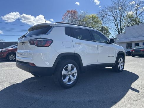 Used 2018 Jeep Compass Latitude w/ Popular Equipment Group AWD/4WD image 4