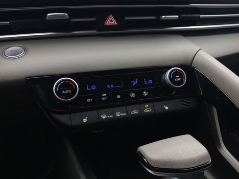 Used 2023 Hyundai Elantra Blue image 19