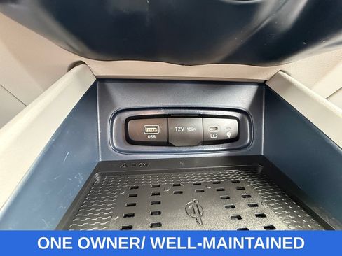 Used 2023 Hyundai Venue Limited FWD image 23