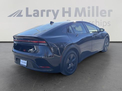 Used 2023 Toyota Prius LE image 8