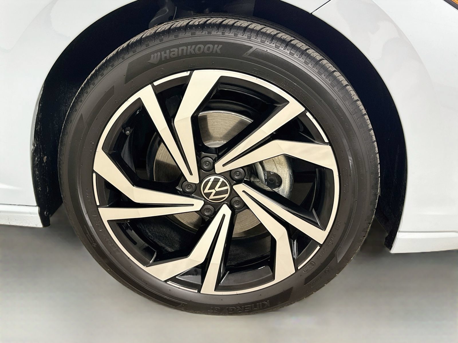 Used 2026 Volkswagen Jetta SEL FWD image 10