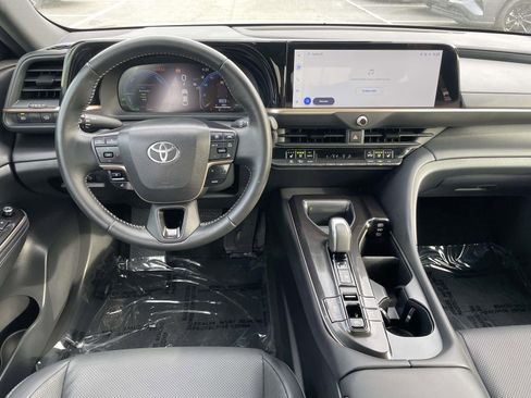 Used 2026 Toyota Crown XLE image 19