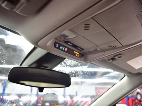 Used 2025 Chevrolet Blazer LT FWD image 32