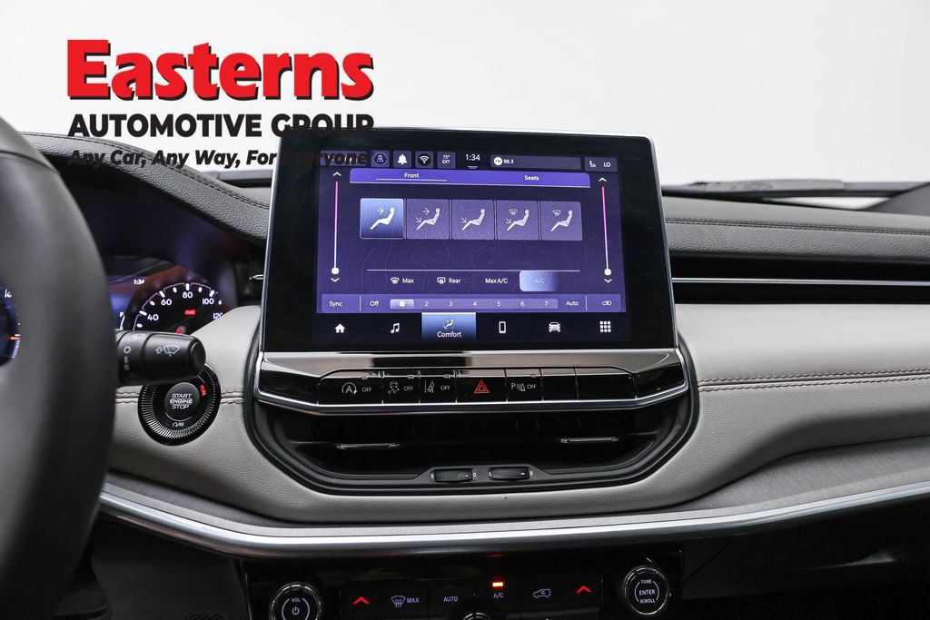 Used 2025 Jeep Compass Limited AWD/4WD image 12