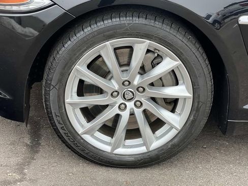 Used 2013 Jaguar XF image 30