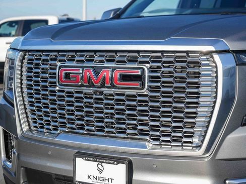 Used 2023 GMC Yukon Denali AWD/4WD image 6