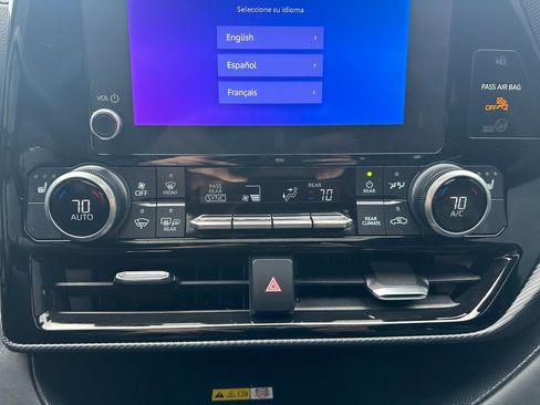 Used 2023 Toyota Highlander XSE AWD/4WD image 19