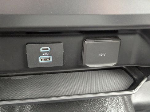 Used 2021 Ford F150 XLT image 24