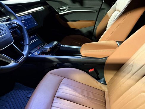 Used 2022 Audi e-tron Premium image 22