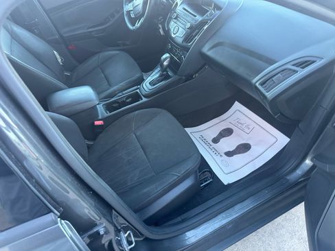 Used 2015 Ford Focus SE w/ SE Winter Package image 12
