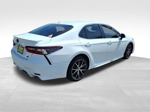 Used 2023 Toyota Camry SE w/ Convenience Package image 11