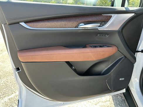 New 2025 Cadillac XT5 Sportv image 26