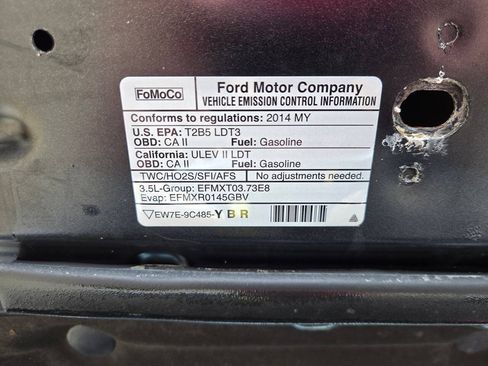 Used 2014 Ford Explorer XLT w/ Equipment Group 202A AWD/4WD image 20