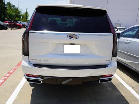 Used 2024 Cadillac Escalade Premium Luxury w/ Performance Package RWD image 6