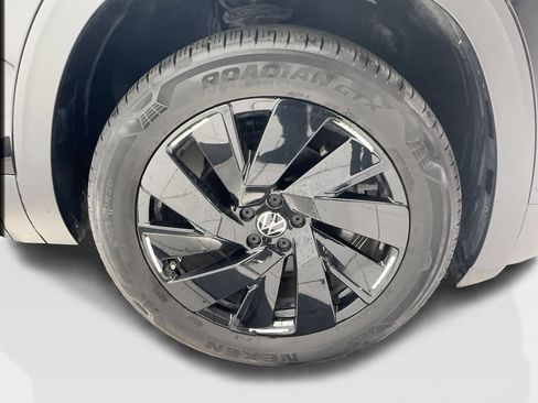 Used 2024 Volkswagen Atlas Cross Sport SE w/ Black Wheel Package FWD image 13