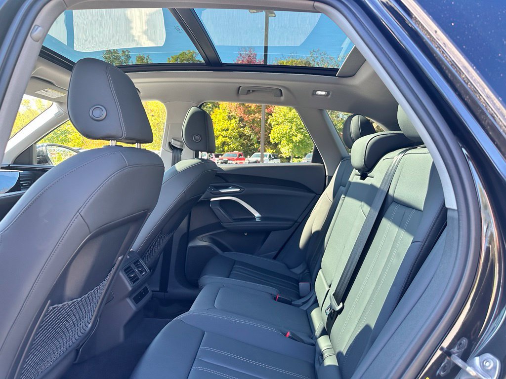 Used 2025 Audi Q5 Premium w/ Convenience Package AWD/4WD image 21