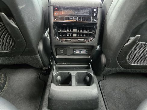 Used 2024 Jeep Grand Cherokee L Limited w/ Luxury Tech Group II AWD/4WD image 37