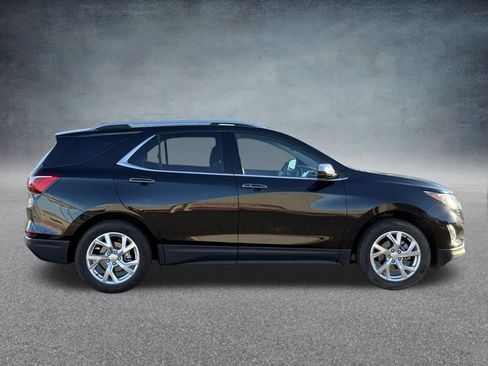 Used 2020 Chevrolet Equinox Premier image 2