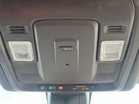 Used 2021 Chevrolet Suburban LS AWD/4WD image 24
