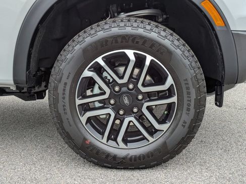New 2026 Ford Ranger Lariat w/ FX4 Off-Road Package AWD/4WD image 11