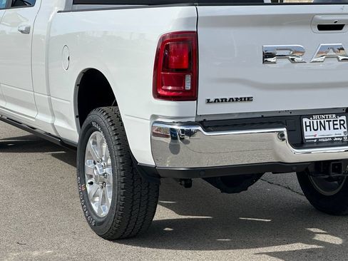 New 2026 RAM 3500 Laramie AWD/4WD image 5