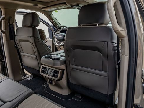 Used 2026 Ford F450 Platinum w/ Platinum Plus Package image 31