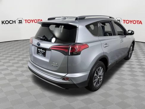 Used 2018 Toyota RAV4 XLE w/ Convenience Package AWD/4WD image 8